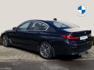 BMW 5-Series 520d SE - Image 2