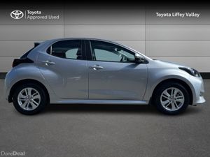 Toyota Yaris YARIS LUNA HYBRID - Image 3