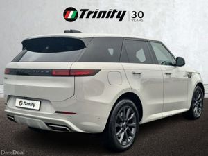 Land Rover Range Rover Sport ** SE DYNAMIC ** HUGE - Image 3