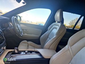 Volvo XC90 T8 Plug In Hybrid, R-Design Pro, AWD, F - Image 4