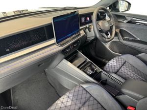 Volkswagen Tayron *NEW* R-Line 75 1.5 PHEV - Image 3