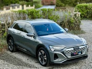 2023 Audi Q8 e-tron 50 quattro Sport Automatic - Image 4
