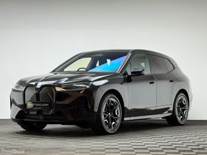 BMW iX 40 SPORT XDRIVE *PAN ROOF* - Image 3