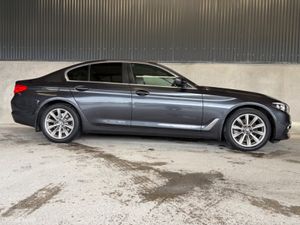 BMW 5-Series 520D SE AUT0 * LOW KMS * - Image 2