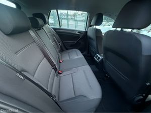 Volkswagen Golf ( 132 REG 1.2 TSI COMFORTLINE - RE - Image 4