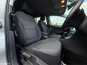 Volkswagen Golf 1.2 TSI COMFORTLINE -SAT NAV REVER - Image 4