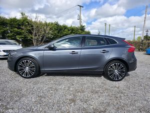 2013 Volvo V40 | 2.0 Diesel | Automatic - Image 2