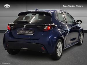 Toyota Yaris 1.5 HYBRID LUNA 4DR AUTO - Image 2