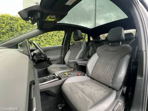 Volkswagen ID.5 PRO FAMILY 77KWH // PANORAMIC SUNR - Image 2