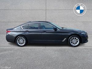 BMW 5-Series 520d SE Saloon - Image 4