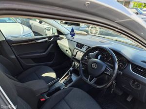 Skoda Octavia Style 1.6tdi 110HP DSG AUTO - Image 4