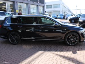 2.0TDI 150BHP R-LINE (PAN ROOF) 5DR ESTATE AUTO // - Image 3