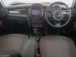 Mini Cooper 5-Door Cooper Classic - Image 4