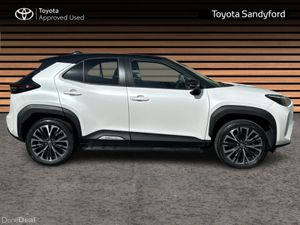 Toyota Yaris Cross SOL TOP SPEC HYBRID AUTO // SID - Image 3