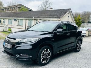 Honda Vezel 2018 1.5 Hybrid Auto 39000 KM ONLY - Image 4