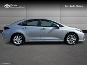 Toyota Corolla Saloon - Luna Edition - 1.8 Hybrid - Image 3