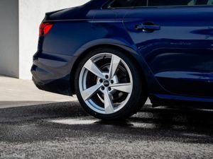 Audi A4 TDI S LINE - Image 4