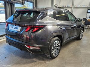 211 HYUNDAI TUCSON EXECUTIVE - Image 2