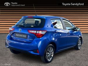 Toyota Yaris HYBRID ICON // REAR CAMERA // SAT-NAV - Image 2