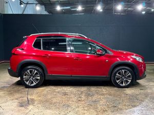 Peugeot 2008 CROSSCITY EDITION - BLACK HALF LEATHE - Image 3