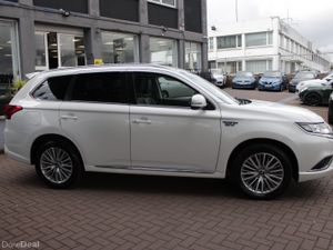 2018 MITSUBISHI OUTLANDER 2.4 PLUG-IN HYBRID 4WD - Image 3