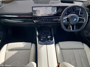 BMW 5-Series 530e M Sport Saloon - Image 4