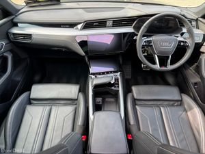 Audi Q8 e-tron SUNROOF 55 S-LINE QUATTRO - Image 2