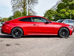 Mercedes-Benz CLE 220d AMG Premium Pan Roof Night - Image 4