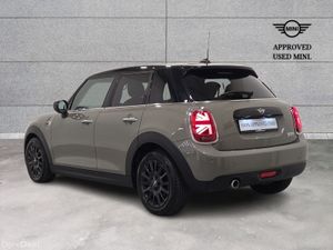 Mini Cooper 5-Door Cooper Classic - Image 3