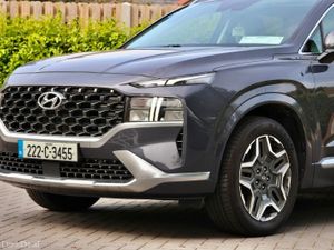 Hyundai Santa Fe 1.6 PHEV 4WD Executive Plus Auto - Image 3