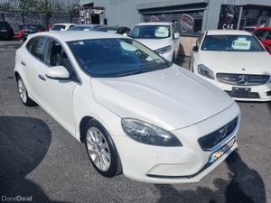 Volvo V40 2015 - Image 2