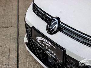 2025 VOLKSWAGEN GOLF R-LINE - Image 3