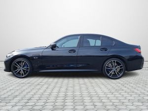 BMW 3-Series 330 E M Sport Auto 12kWh PHEV 113BHP - Image 3