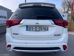 172 Mitsubishi Outlander PHEV 2.0L MIVEC High Spec - Image 4