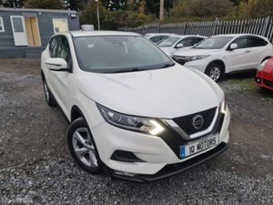 Nissan Qashqai ACENTA PREMIUM Low Mileage - Image 2