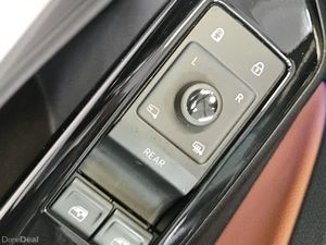 222 VOLKSWAGEN I.D 4 LIFE PRO EDITON - Image 4