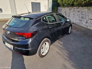 OPEL ASTRA / 2017 / 1.4 PETROL / MANUAL /NCT & TAX - Image 4