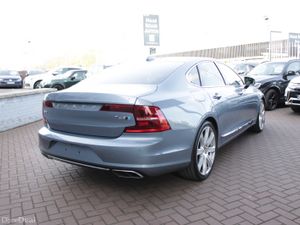 2018 VOLVO S90 T6 2.0 4DR SALOON AUTO - Image 4