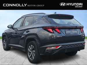 Hyundai Tucson 2WD Executive HEV Auto - Reversing - Image 4