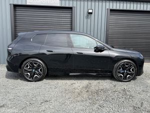 221 BMW iX 40 Xdrive 40 - Image 3