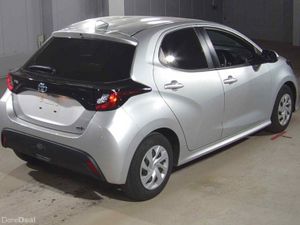 2022 Toyota Yaris Hybrid - Image 3