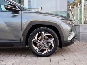 Hyundai Tucson 2WD Executive Plus HEV STG Auto - Image 4