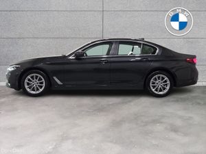 BMW 5-Series 520d SE Saloon - Image 4