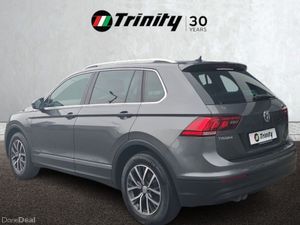 Volkswagen Tiguan ** GLASS ROOF ** REAR REVERSING - Image 3