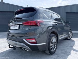 Hyundai Santa Fe 201’ 4WD Executive Plus 7 SEATER - Image 4