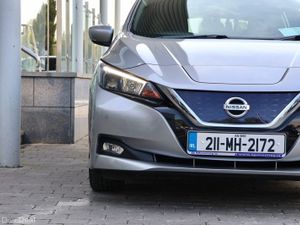 Nissan Leaf Leaf SV 40 kWh, ELECTRIC VALUE - Image 3