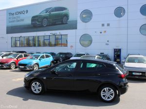 Opel Astra 2021 - Image 2