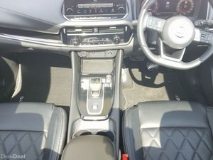 Nissan Qashqai 1.3 PET MILD HYBRID SV PREMIUM CVT - Image 4