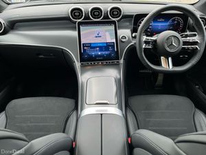 Mercedes-Benz GLC 300E Urban Edition/AMG Line 4Mat - Image 4