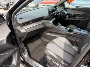 2023 PEUGEOT 3008 1.5 130BHP ALLURE AUTO - Image 4